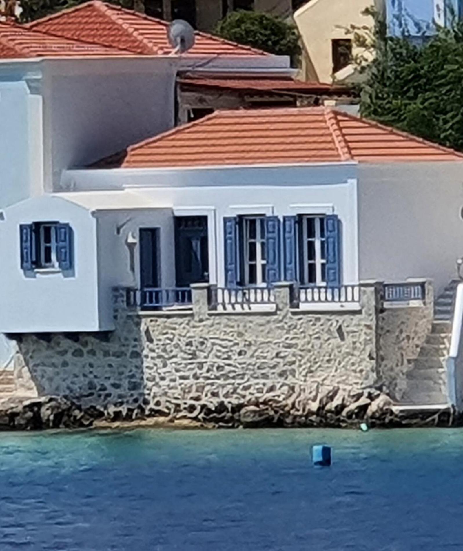 Halki Sea Breeze - A Waterfront Villa Exterior photo